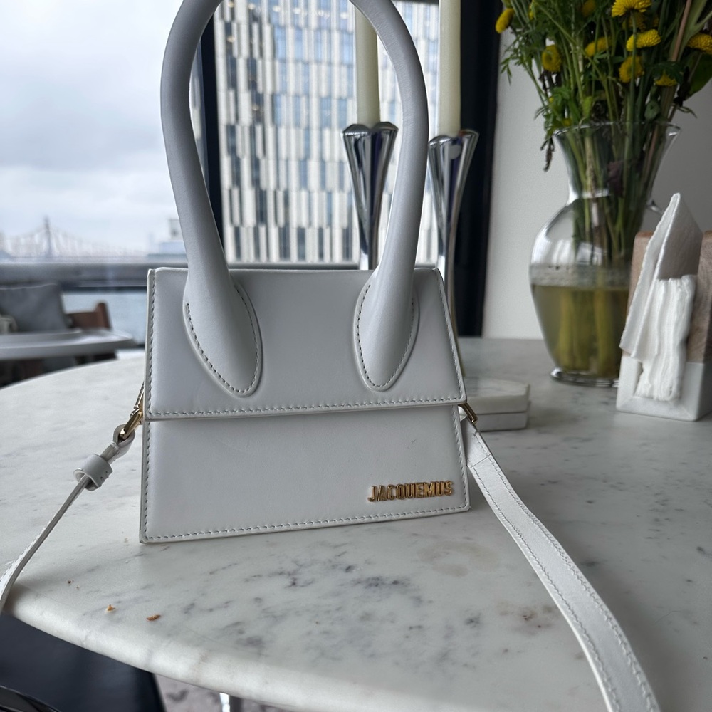 Jacquemus Elegant White Mini Bag - Picture 2 of 11
